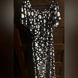 Ellen Weaver, off the should, polka dot, maxi dress, Size L.